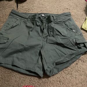 Ocean coast women’s utility shorts 16 W